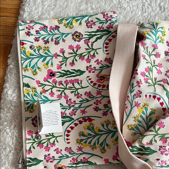 New Cath Kidston Cream Floral Foldaway Overnight Tote Bag - Picture 3 of 5